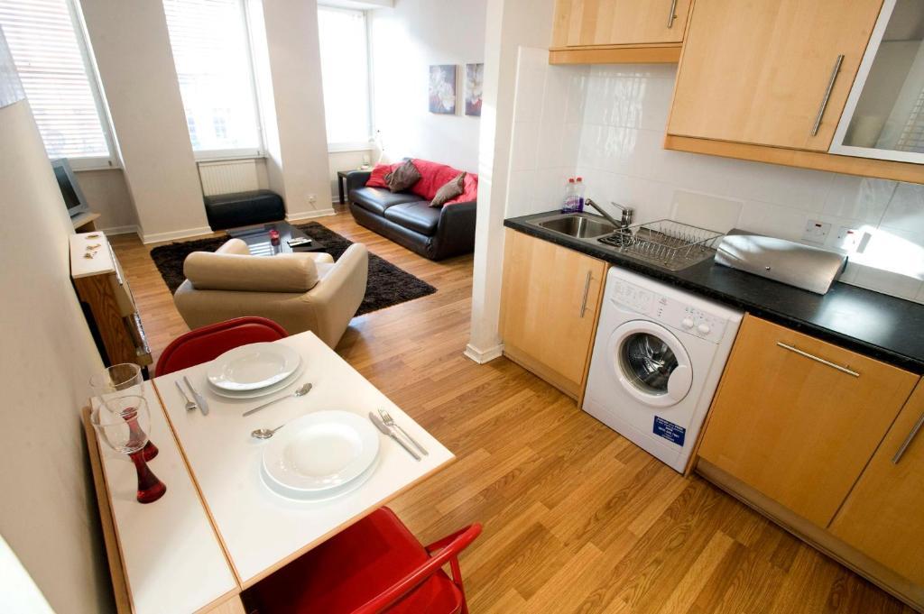 Innercitylets - Royal Mile Edinburgh Ruang foto